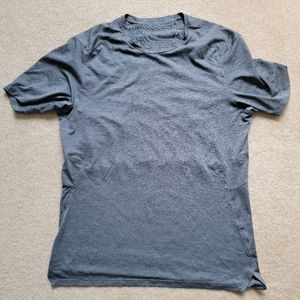 Lululemon medium shirt